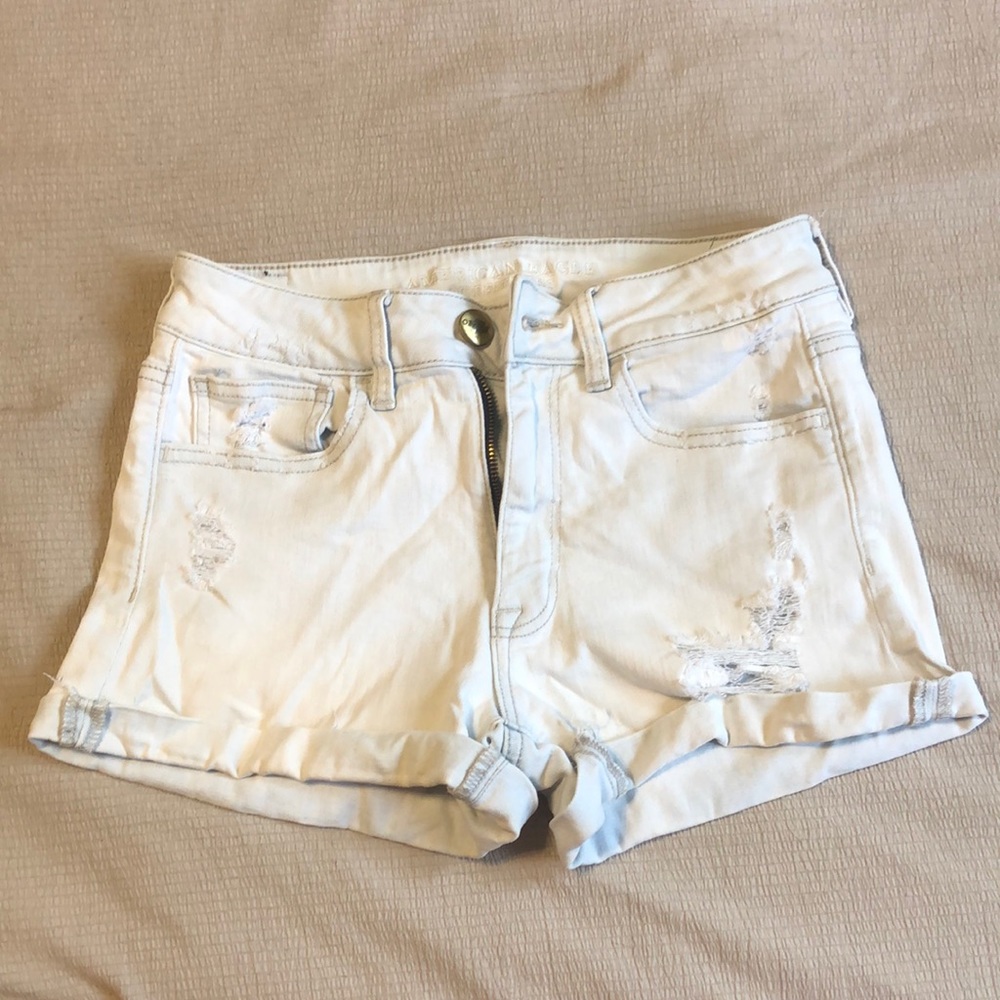 AEO light wash denim shorts, high rise shortie. Size 6